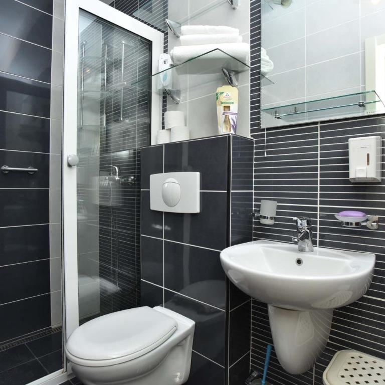 Apartment Golden Lavender - One-Bedroom Apartment - 14