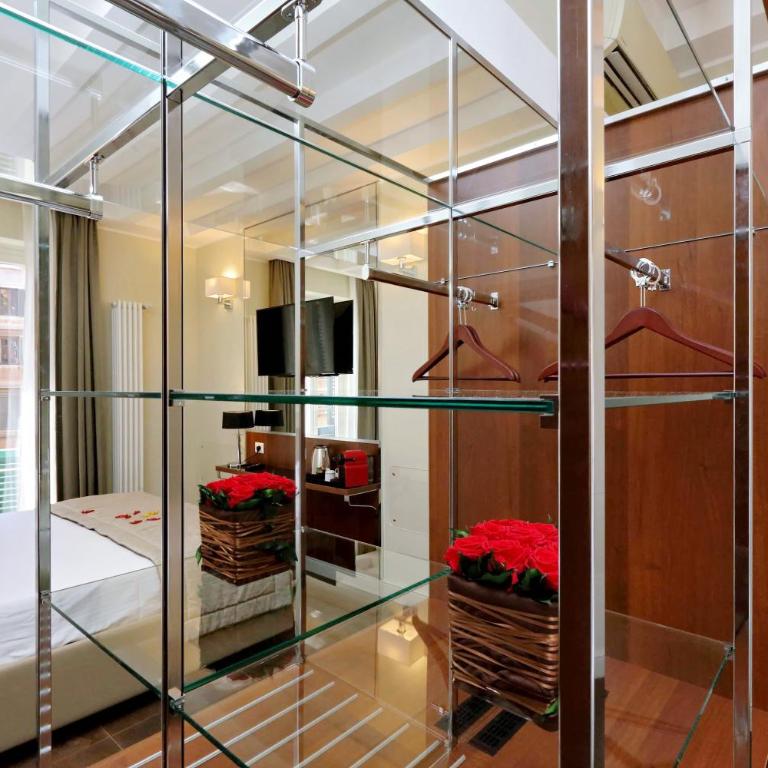 Piazza Venezia Grand Suite - Deluxe Queen Room - 13