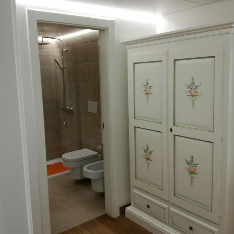 Bed & go Trento - Camera Matrimoniale con Bagno Privato Esterno - 4