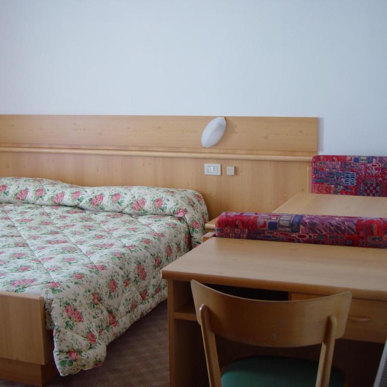DOLOMITI appart&rooms - Camera Matrimoniale - 2
