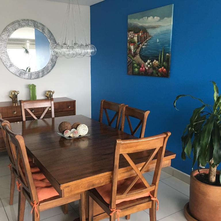 Napoles Condo Suites - Deluxe Double Room with Balcony - 11