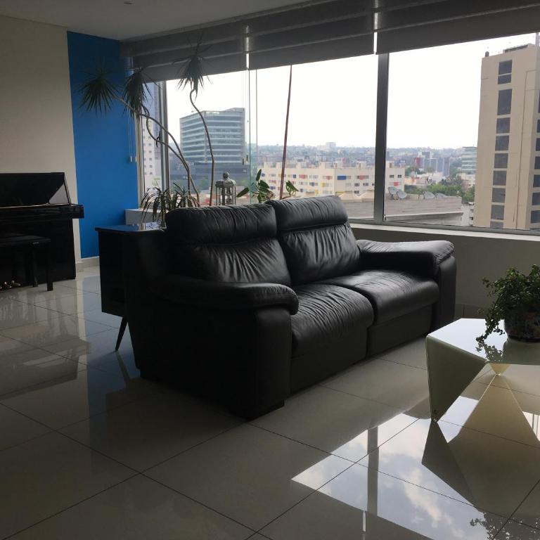 Napoles Condo Suites - Deluxe Double Room with Balcony - 12