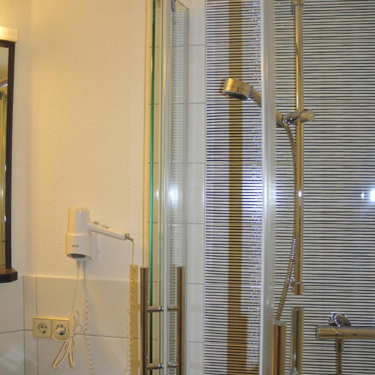 Gästehaus Brugger - Doppelzimmer mit Balkon - 3