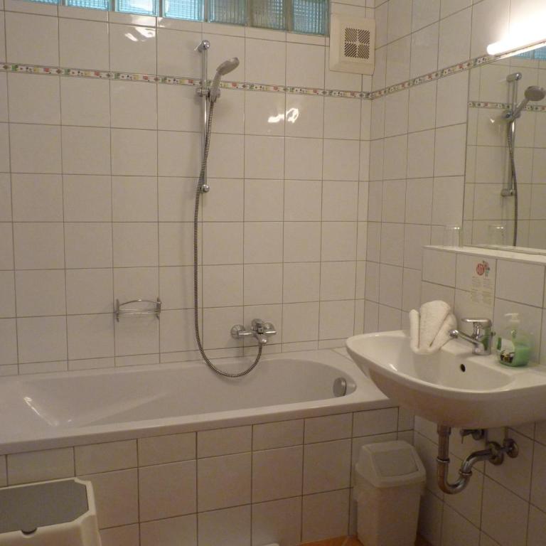 Landhaus Strussnighof - Doppelzimmer - 1