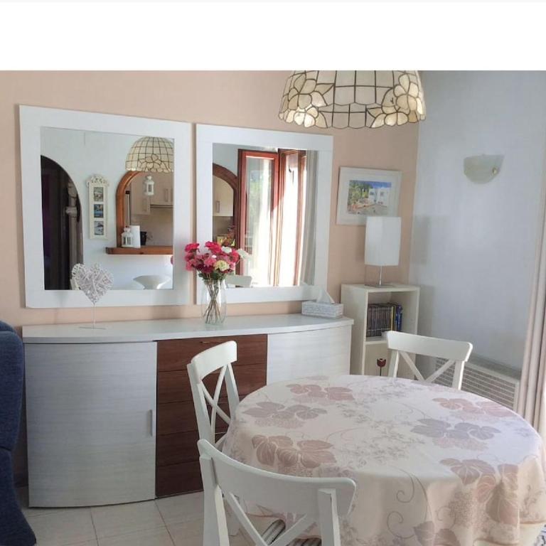 Villa totalmente independiente con piscina comunitaria - Villa con vistas al jardín - 23