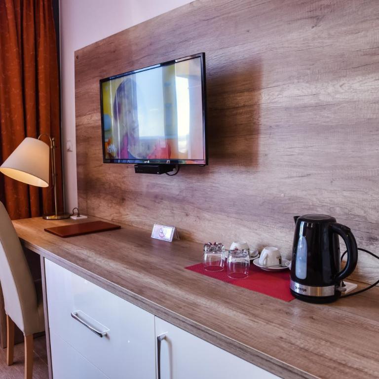 Hotel Freiburg - Dvokrevetna Soba sa Bračnim Krevetom i Balkonom - 4