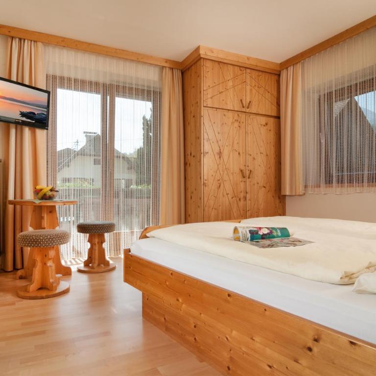 Hubertushof - Doppelzimmer mit Balkon - 2