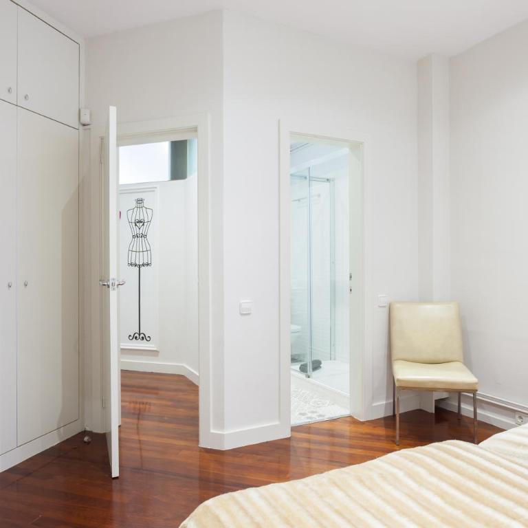Art House Granvia - Three-Bedroom Apartment - 38