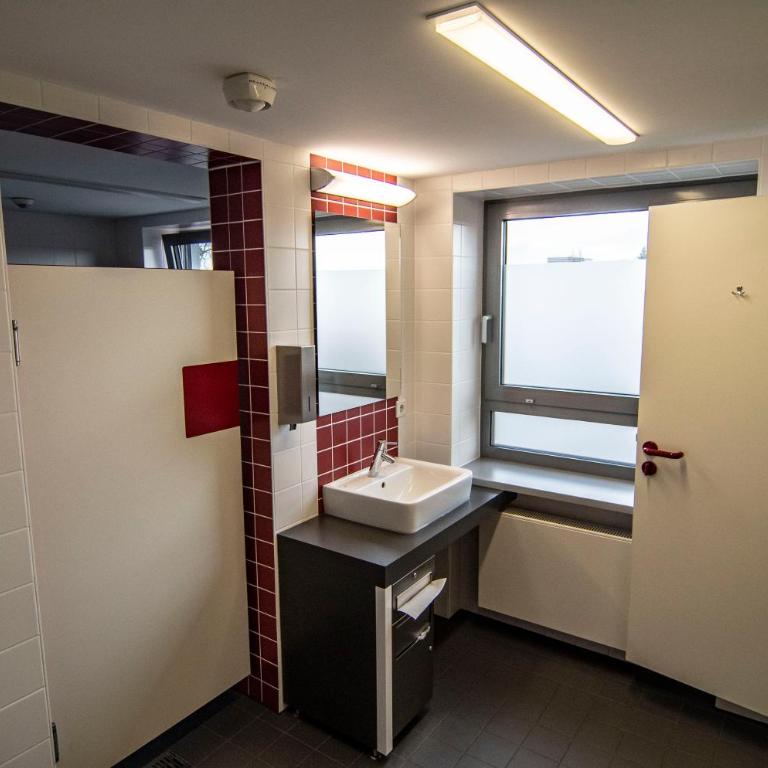 Ausbildungshotel St. Theresia - Single Room with Shared Toilet - 2