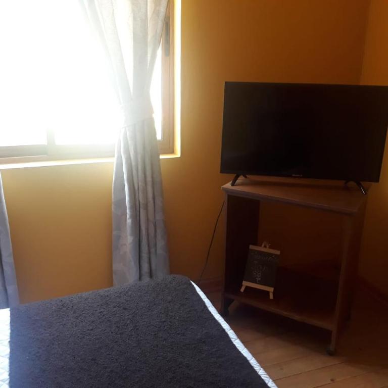 La Casa de las Flores - Standard Double Room with Shared Bathroom - 3