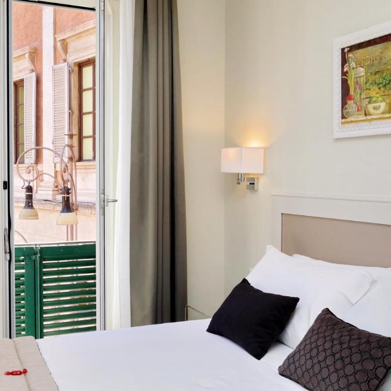 Piazza Venezia Grand Suite - Deluxe Queen Room - 8