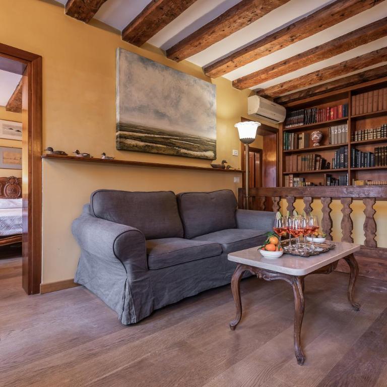 La Tana Cozy Apartment in Campo San Maurizio - Three-Bedroom Apartment - 16