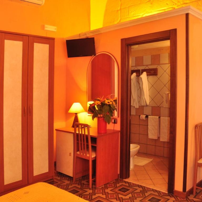 B&B Viaprimaldo Camere - Camera Matrimoniale/Doppia con Letti Singoli con Bagno Privato - 6