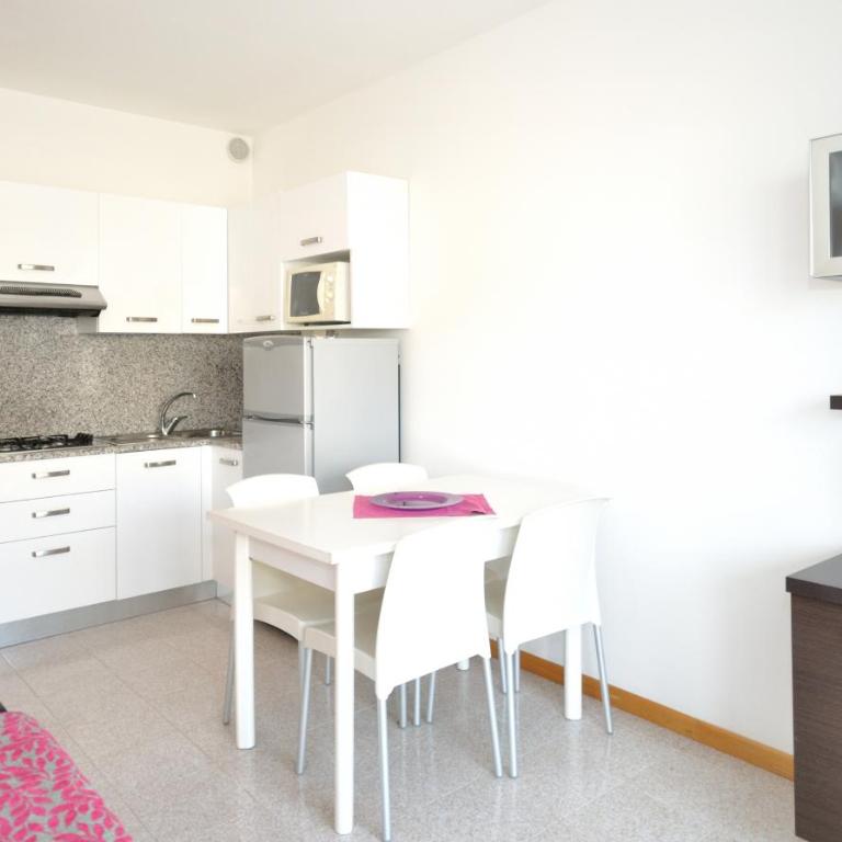 Residence Luxor - Appartamento con 2 Camere da Letto - 1