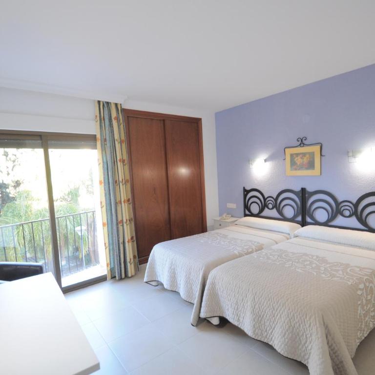 Hotel Goya - Habitación Doble con balcón - 2 camas - 13