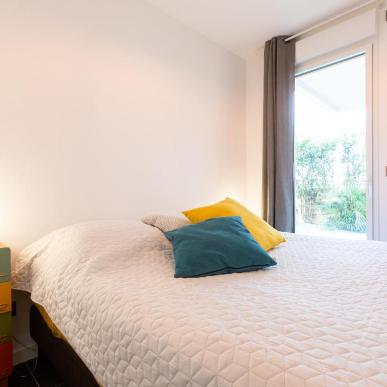 2-Br with Garden and Pool in the Heart of Palm Beach - Appartement - 2