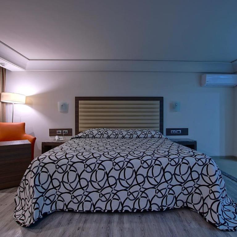 Econo Express Hotel - Suite Deluxe con bañera de hidromasaje - 4