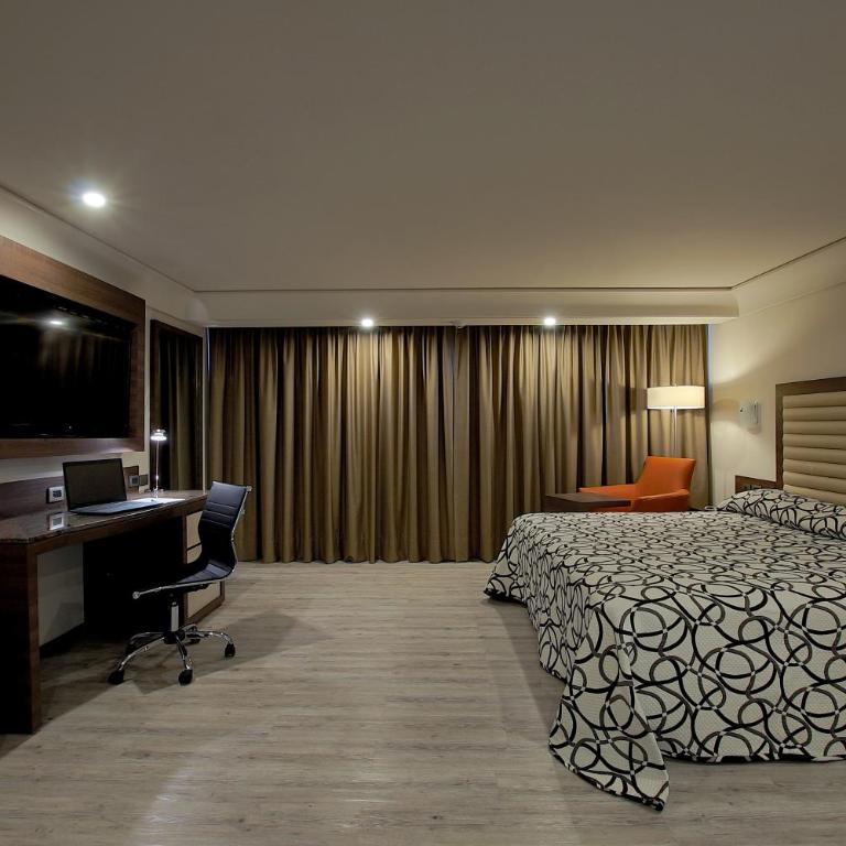 Econo Express Hotel - Suite Deluxe con cama extragrande - 3