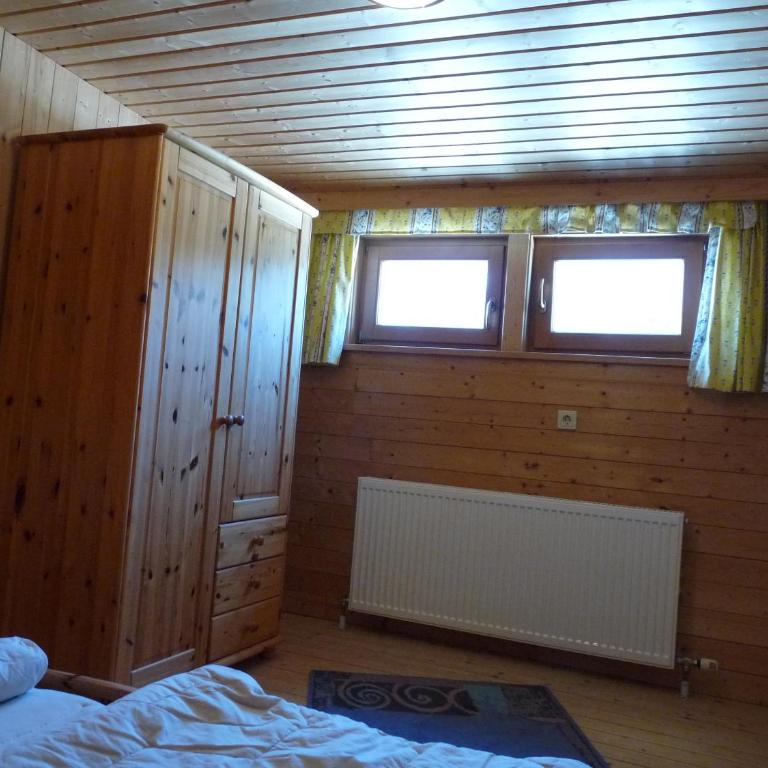 Ferienhaus Schäfer - Apartments - Wintersports - Family holiday - Holiday with your dog - Rural & Scenic - Apartment mit 2 Schlafzimmern und Bergblick - 5