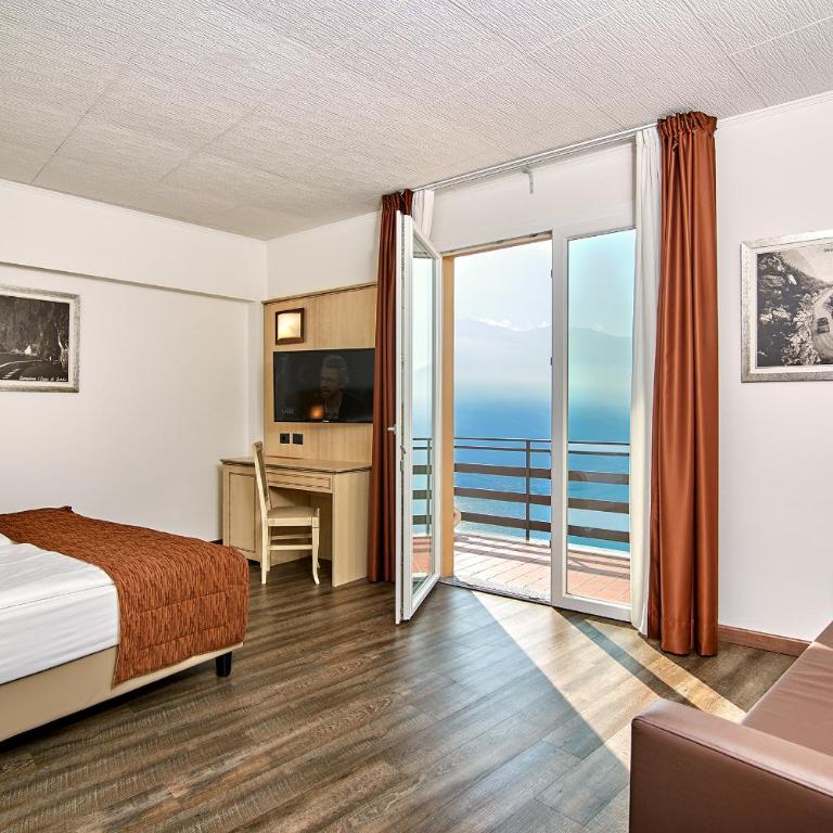 Hotel Le Balze - Aktiv & Wellness - Classic Double or Twin Room with Lake View and Balcony - 3