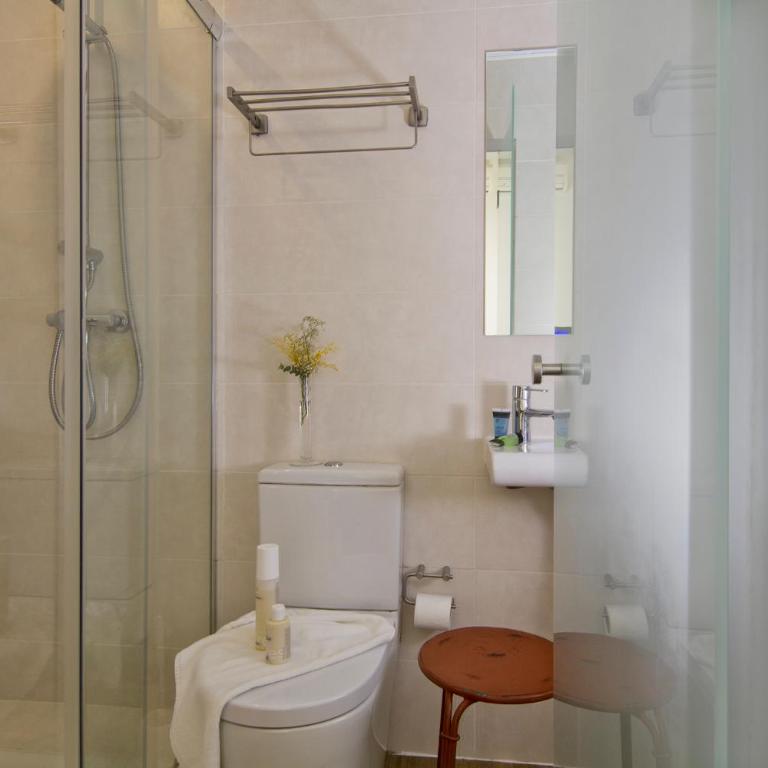 Som Nit Born - Twin Room with Balcony - 15