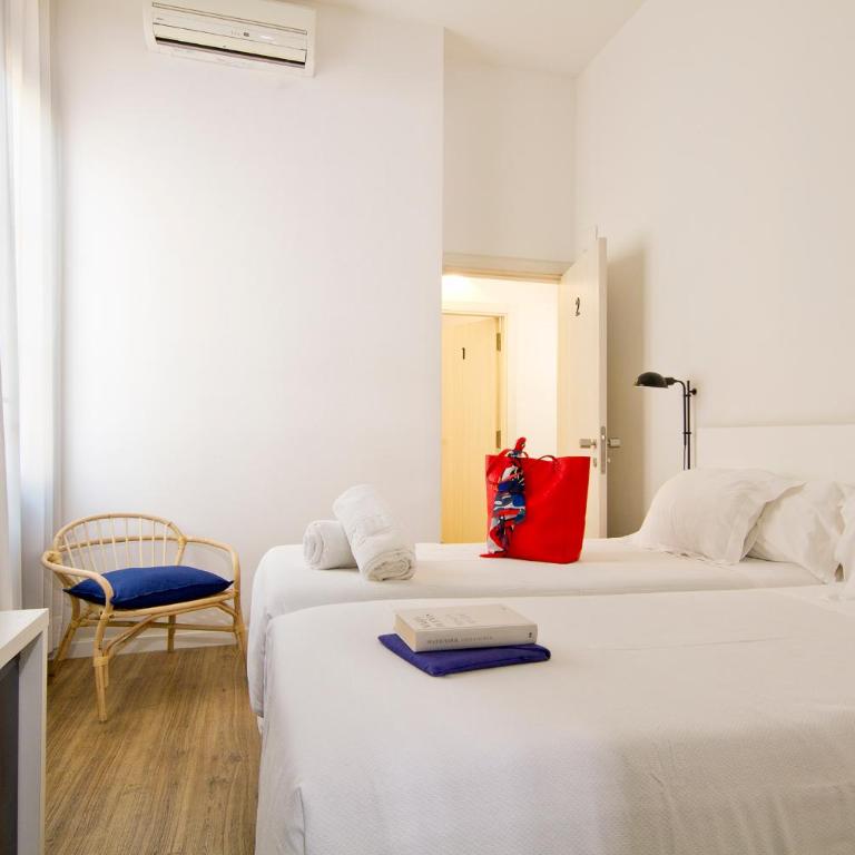 Som Nit Born - Twin Room with Balcony - 14
