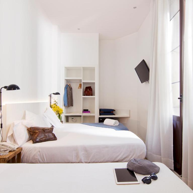 Som Nit Born - Triple Room with Balcony - 7