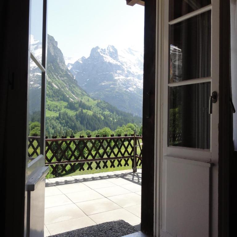 Hotel Blümlisalp - Superior Doppelzimmer mit Balkon und Aussicht über den Eiger - 1