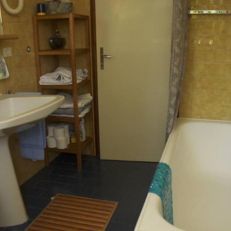 CASA ISA - Appartamento con 2 Camere da Letto - 30