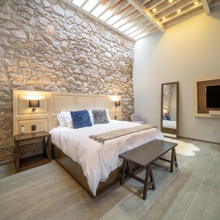 Hotel Casa Once - Deluxe King Suite - 2