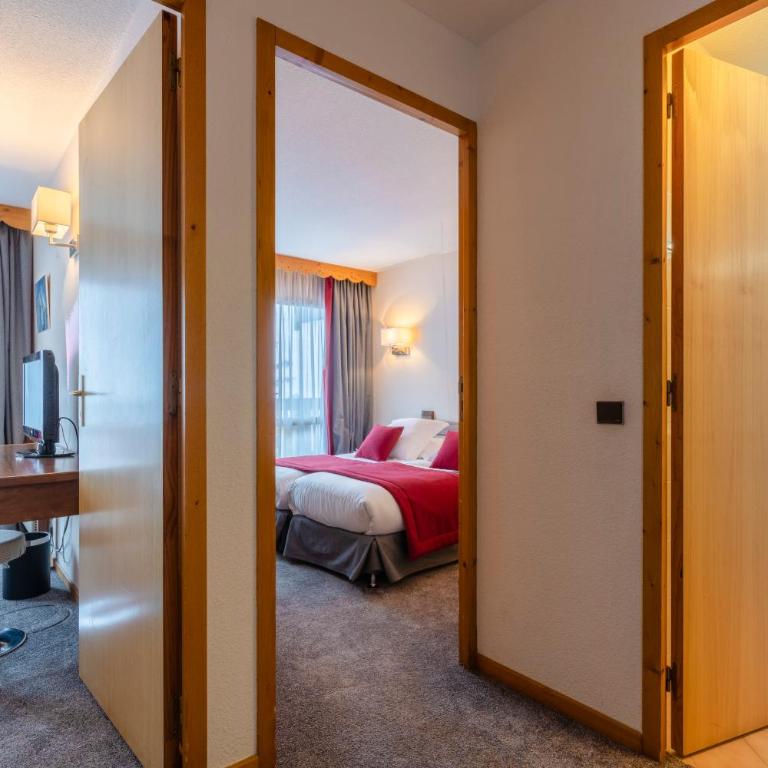 Hotel Les Arolles - Chambre Quadruple - Vue sur Montagnes - 6