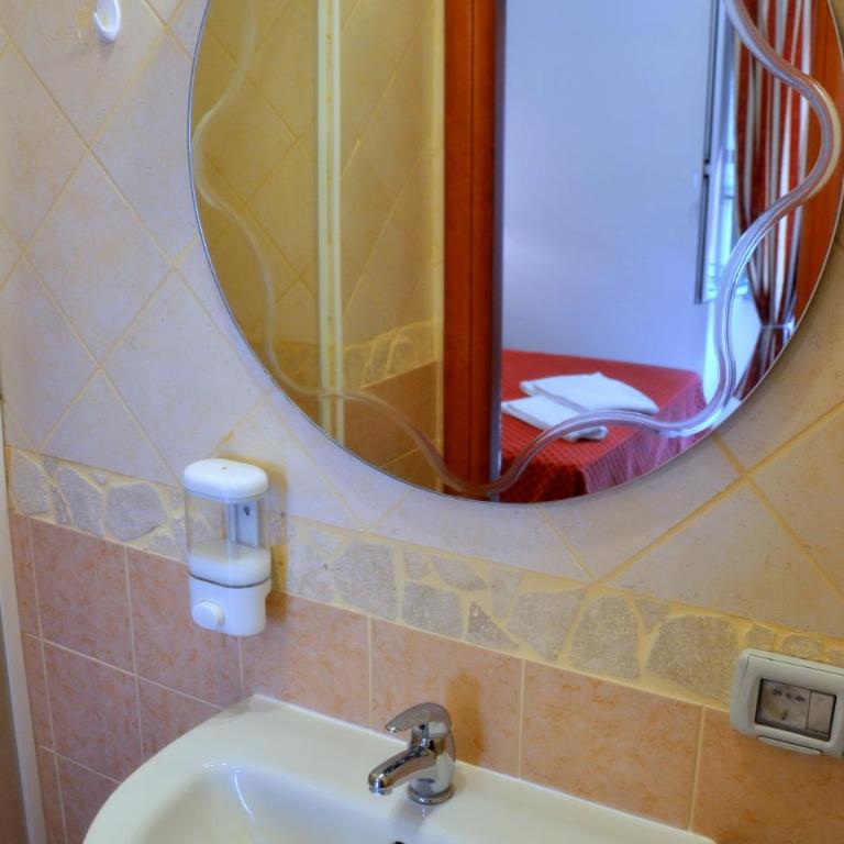 Guesthouse Alex II - Camera Matrimoniale/Doppia con Letti Singoli - 15