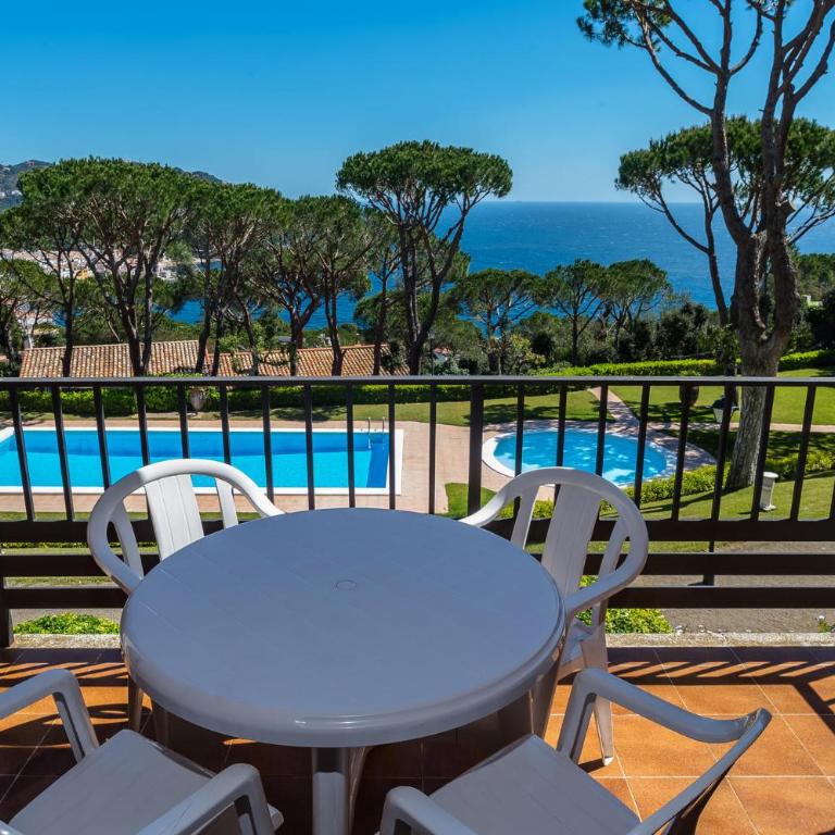 E-2 CALELLA DE PALAFRUGELL 8 PAX - Apartamento con 4 dormitorios - 2