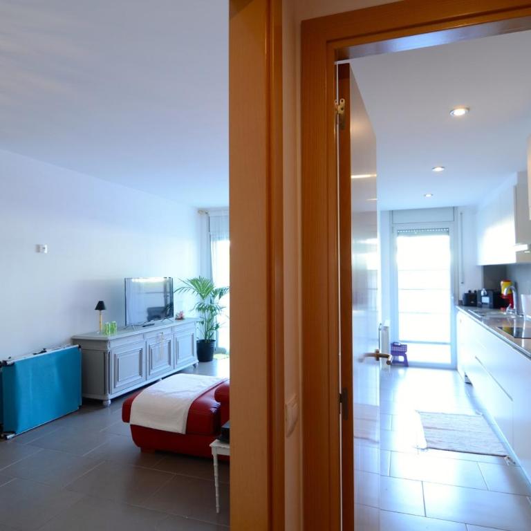 PLATJA 32 1º 1ª. - Three-Bedroom Apartment - 9