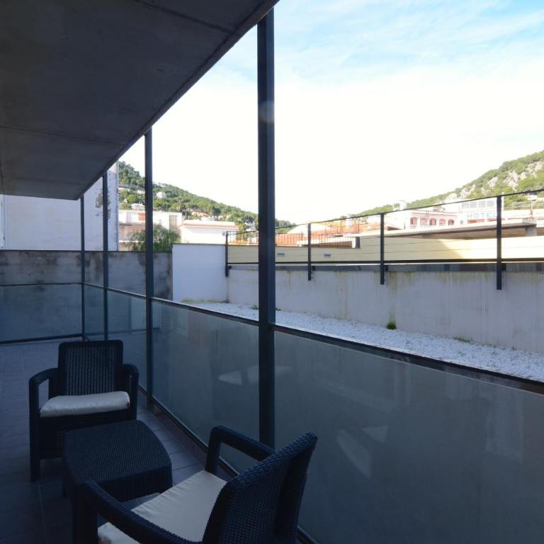 PLATJA 32 1º 1ª. - Three-Bedroom Apartment - 10