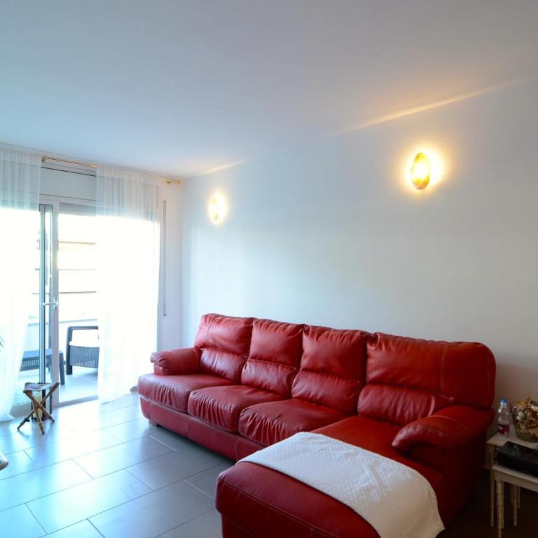 PLATJA 32 1º 1ª. - Three-Bedroom Apartment - 5