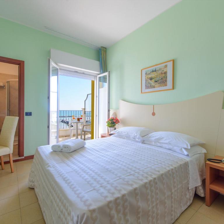 Hotel Zeus - Camera Matrimoniale - Fronte Spiaggia - 2