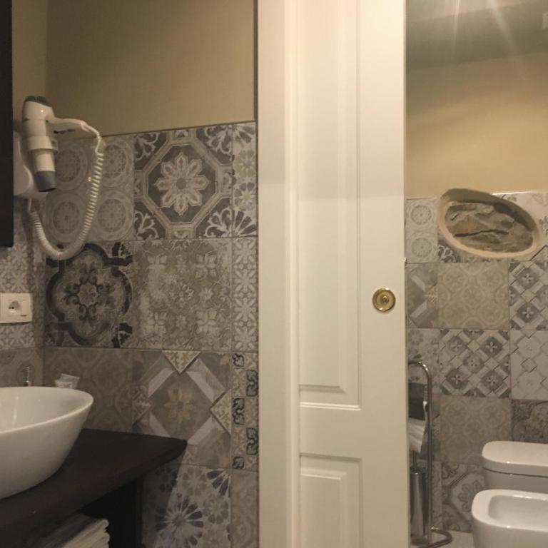 Casa D'amore - Family Room with Private Bathroom - 18