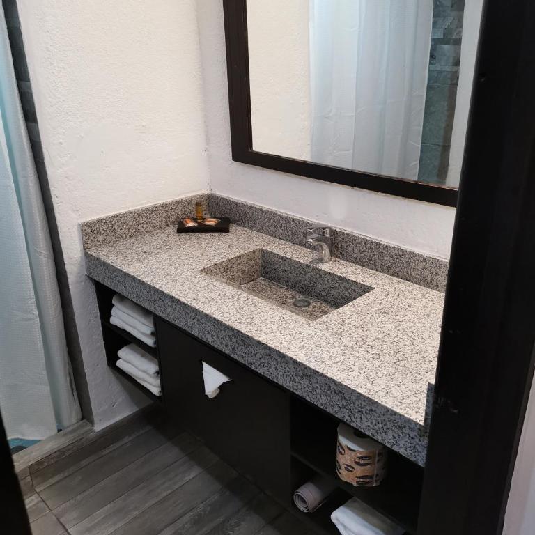 Hotel Maya Yucatan - Double Room with Two Double Beds - 9