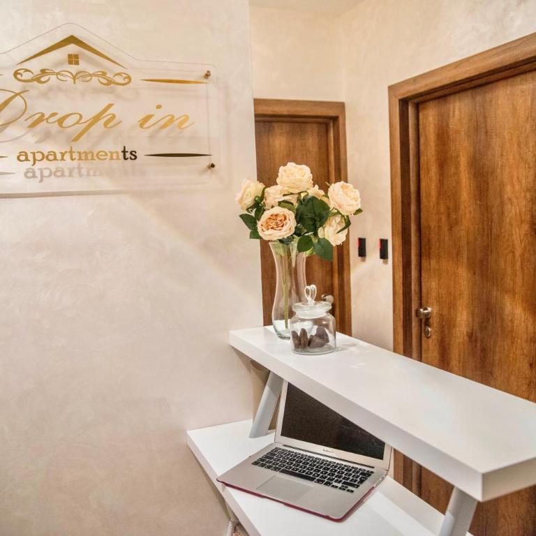 Drop In Apartments - Superior Studio - 1