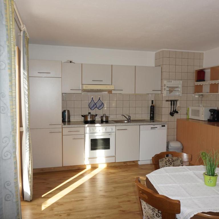 Haus Dornauer - Three-Bedroom Apartment - 3