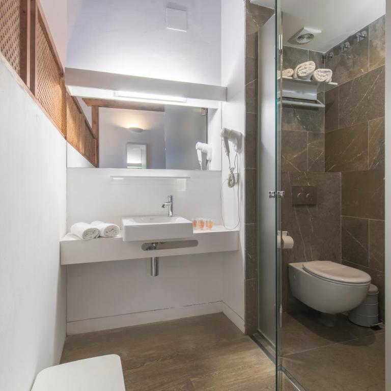 Shine Albayzín - Superior Double or Twin Room with with Alhambra View - 2