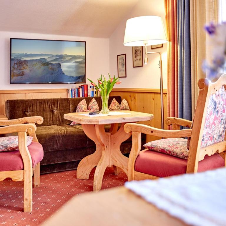 Hotel Franziska - Superior Doppelzimmer mit Balkon - 9
