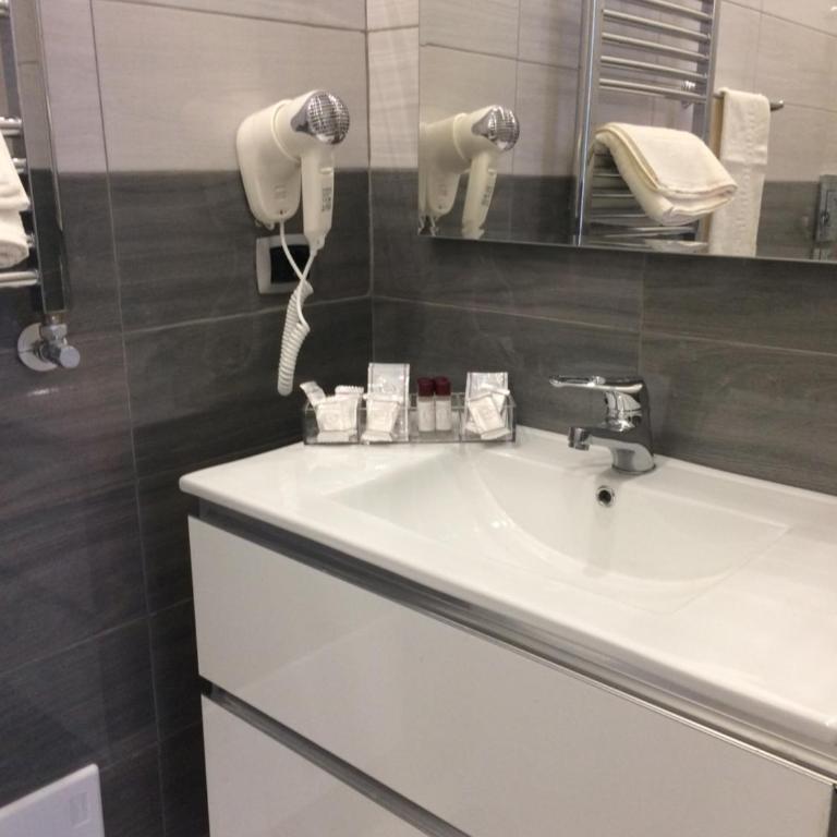 Live Naples - Camera Matrimoniale Deluxe con 1 Letto Supplementare - 21