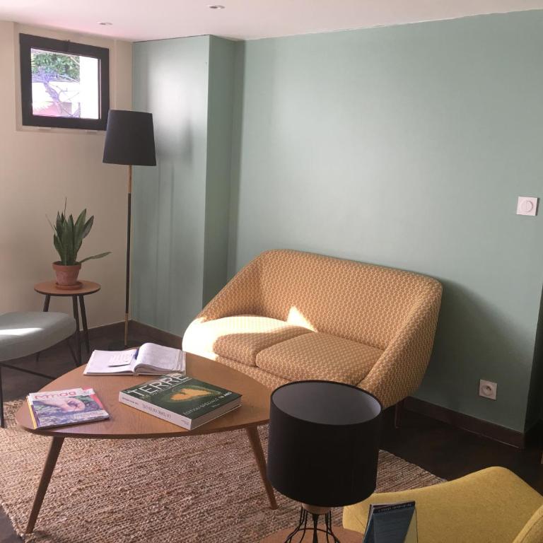 Couette et Café - Chambre Double avec Salle de Bains Privative - 7