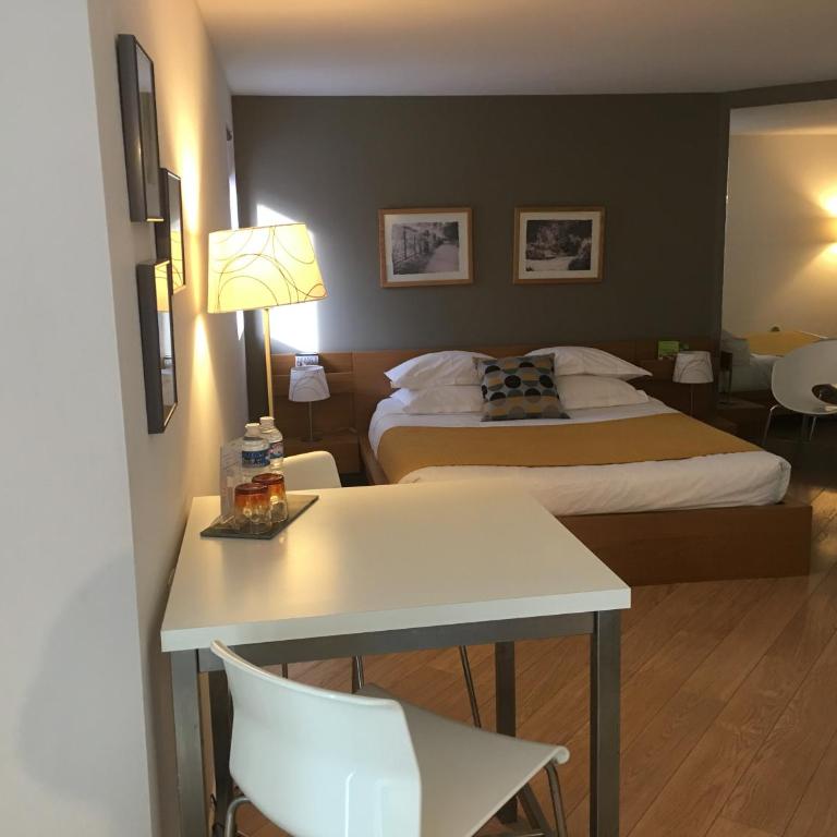Couette et Café - Chambre Triple - Vue sur Jardin - 3