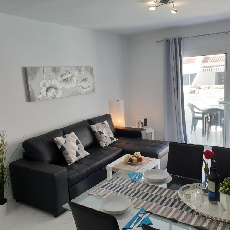 Casa Las Flores with heated pool, only 490 meters to the beach, balcony, wifi - Apartamento con vistas a la piscina - 16
