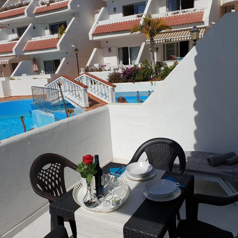Casa Las Flores with heated pool, only 490 meters to the beach, balcony, wifi - Apartamento con vistas a la piscina - 31