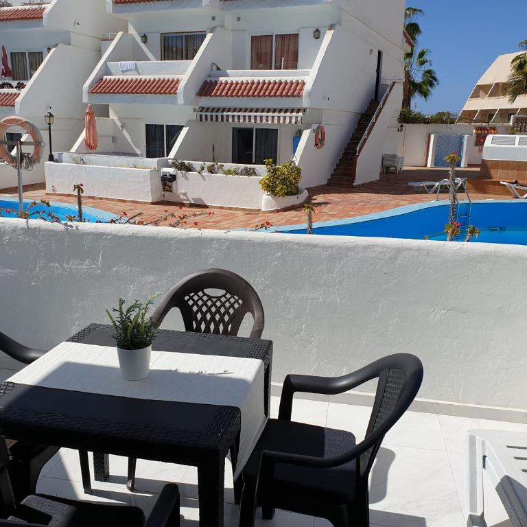 Casa Las Flores with heated pool, only 490 meters to the beach, balcony, wifi - Apartamento con vistas a la piscina - 32