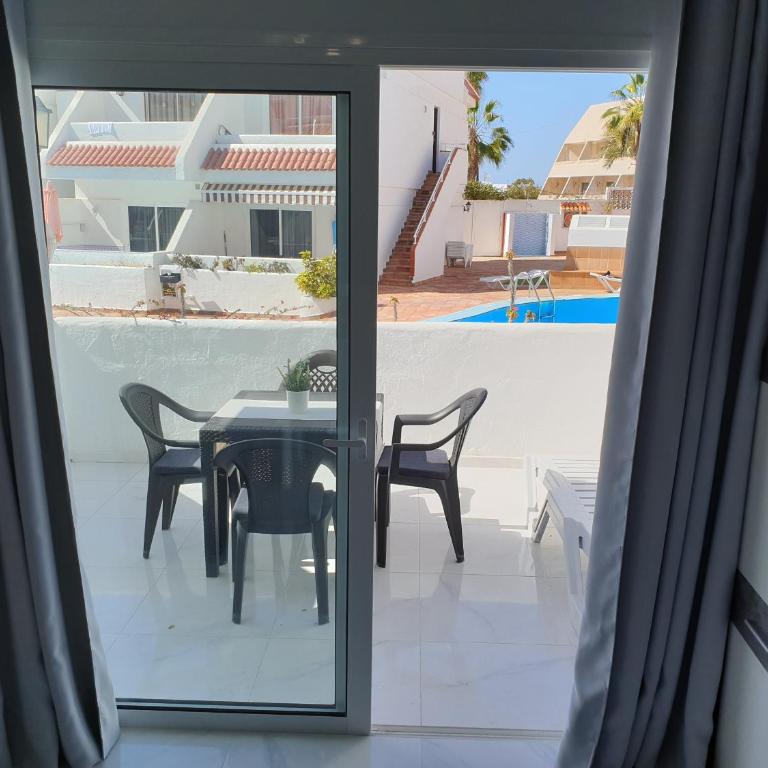Casa Las Flores with heated pool, only 490 meters to the beach, balcony, wifi - Apartamento con vistas a la piscina - 21